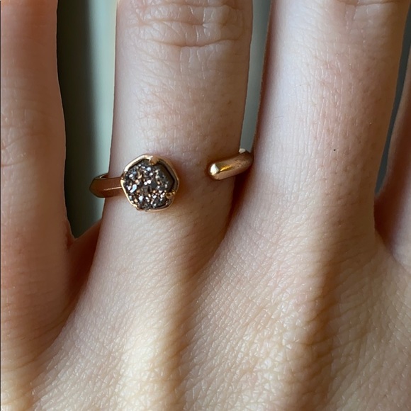 Jewelry - kendra scott ring